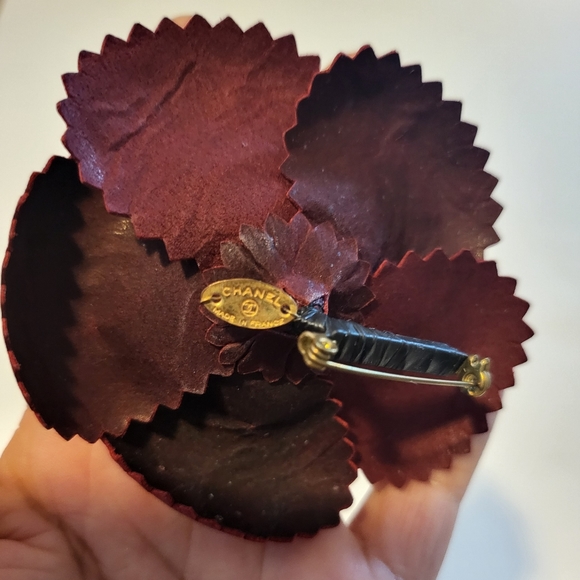 Authentic CHANEL Leather Camellia Corsage Brooch - Picture 5 of 9